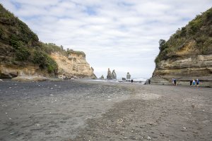 Three Sisters and the Elephant Rock - Tongaporutu